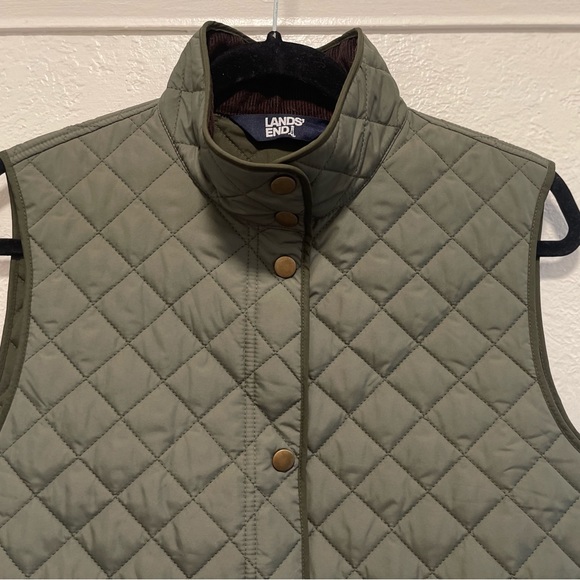 Land’s End Quilted Vest - Picture 4 of 10